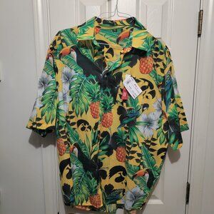 NWT Foco Iowa Hawkeyes XXL Button Up Hawaiian Shirt Floral Men's Cotton